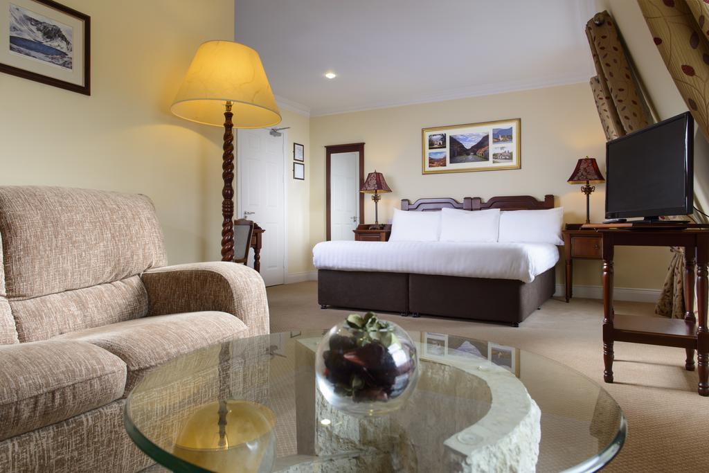 Mcsweeney Arms Hotel Killarney Exterior foto