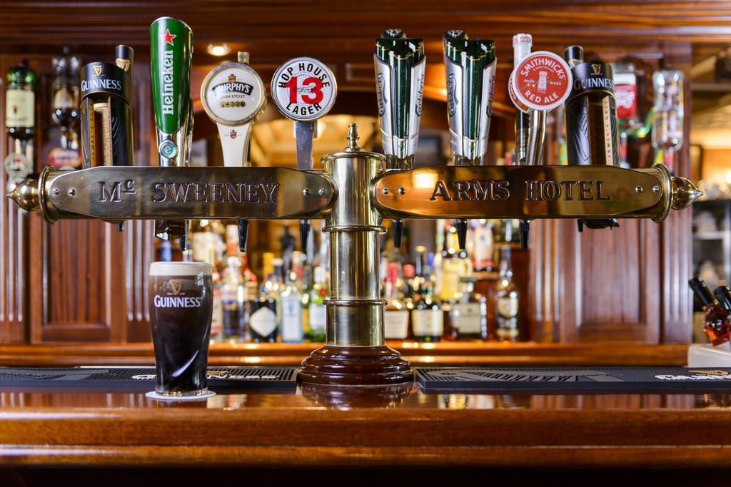 Mcsweeney Arms Hotel Killarney Exterior foto